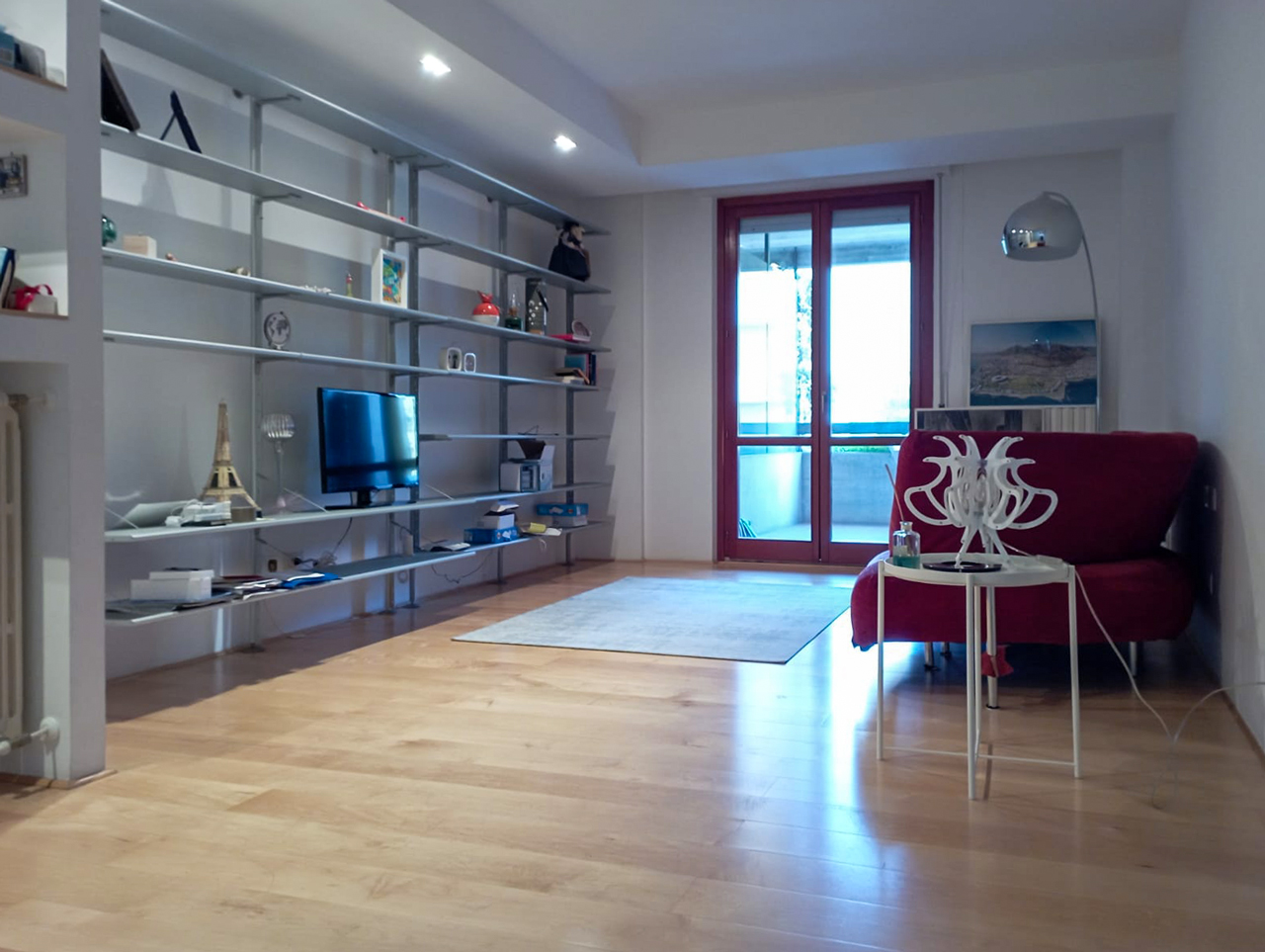 Scopri di più sull'articolo Appartamento finemente arredato, con terrazzo abitabile – Zona Convitto- Macerata