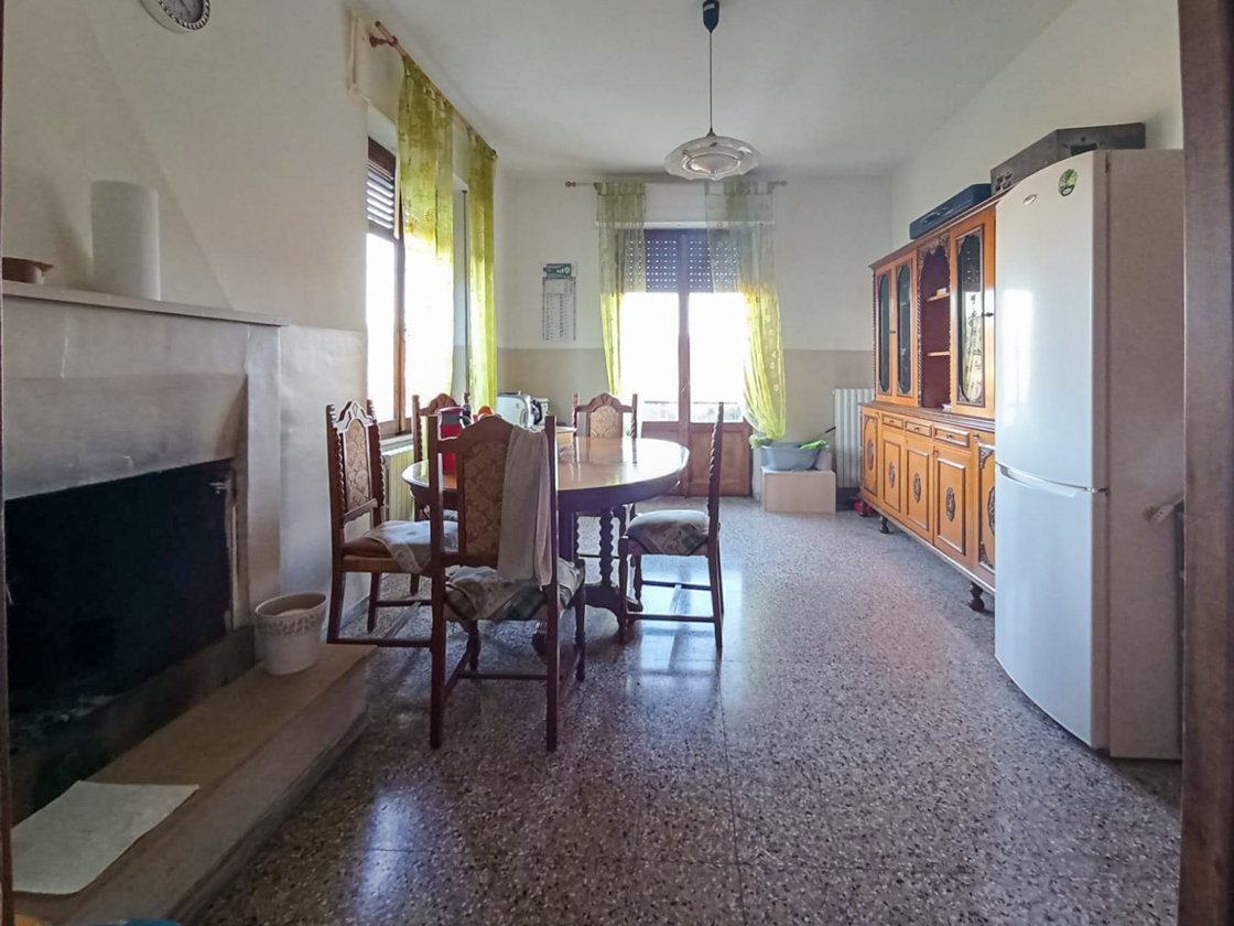Read more about the article Appartamento ampia metratura e luminoso, Villa Potenza, Macerata