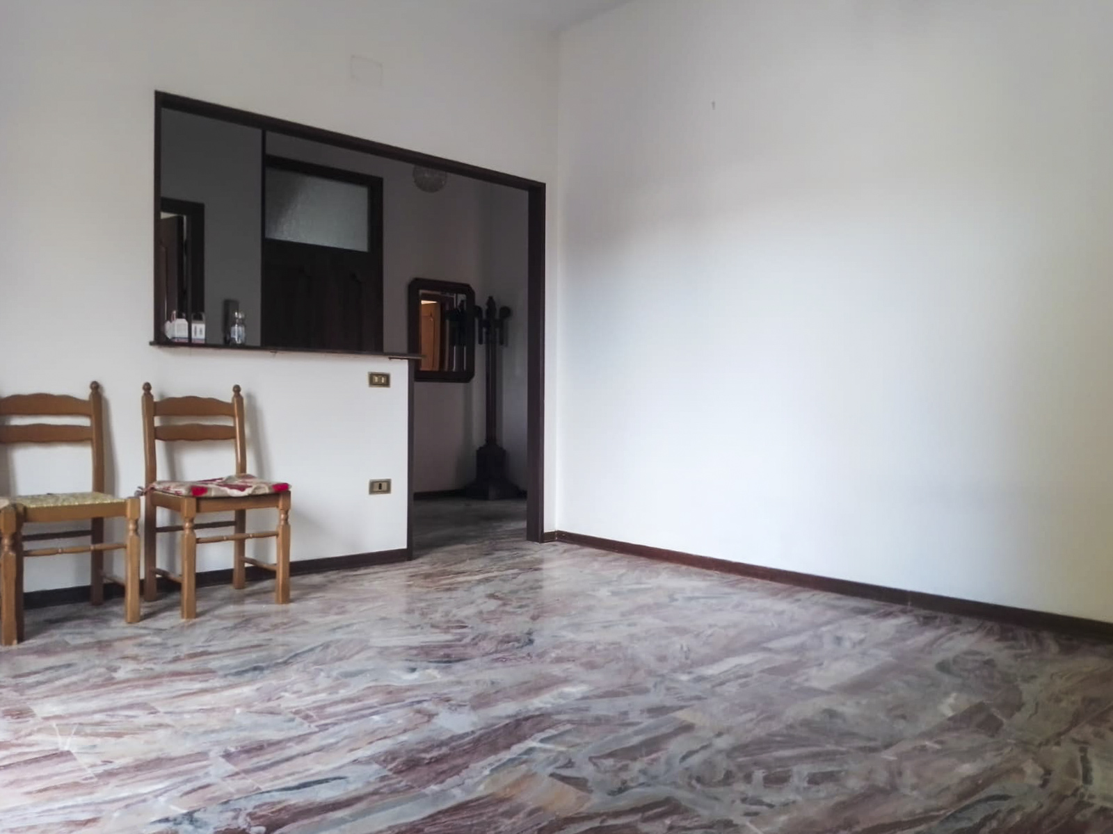 Scopri di più sull'articolo Appartamento semi arredato e con giardino completamente ristrutturato- Zona Rotelli- Pollenza
