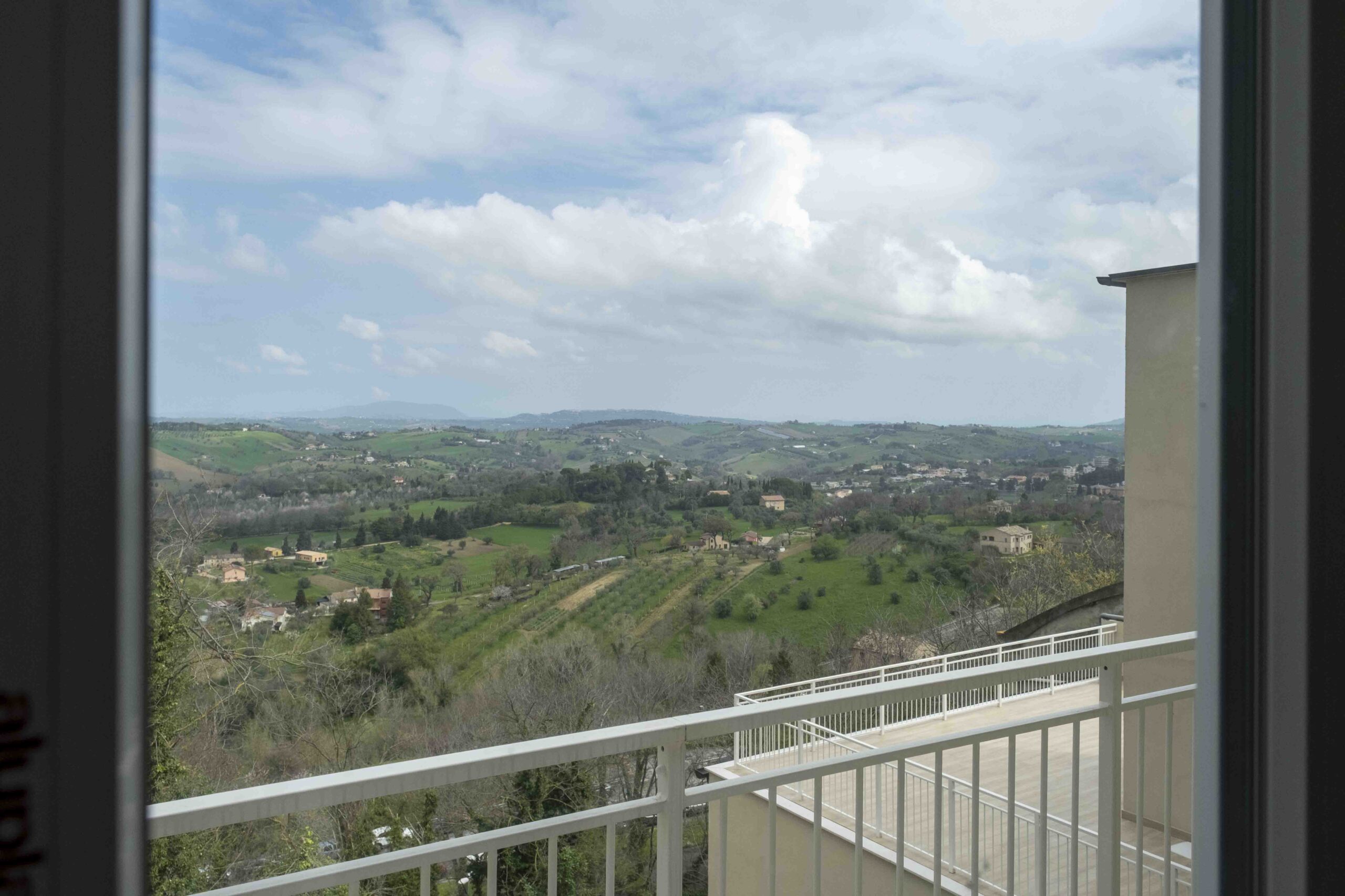 Scopri di più sull'articolo Ampio Appartamento Appena ristrutturato, Classe  Energetica “A/4” – Zona Via Trento – Macerata